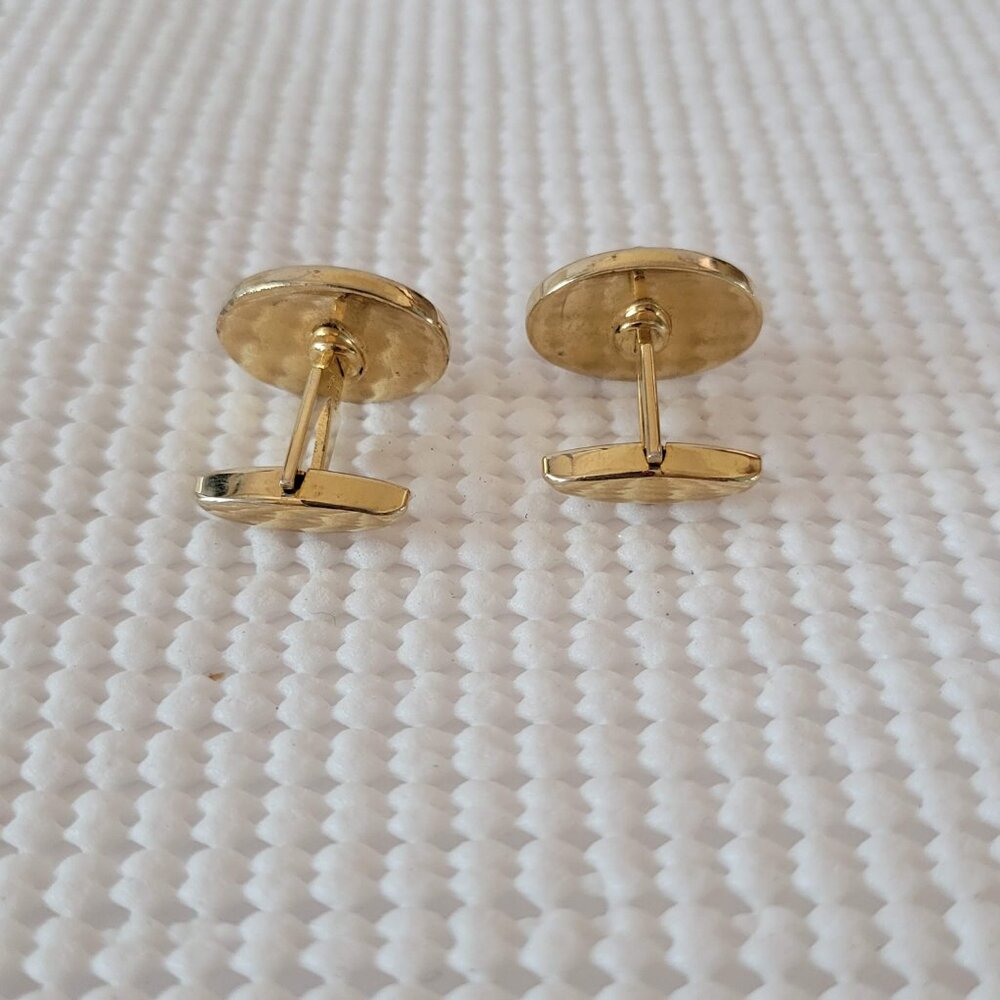 Swank Gold Tone Open Work Emerald Green Cabochon Oval Men's Cufflinks Marked S - Picture 5 of 7